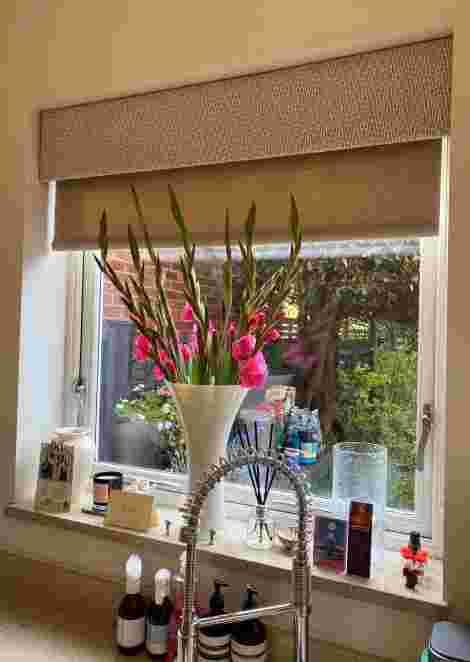 Kitchen Pelmet and Roller Blind