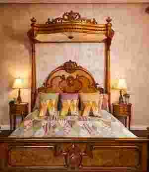 The Chateau Museum Wallpaper Bedding