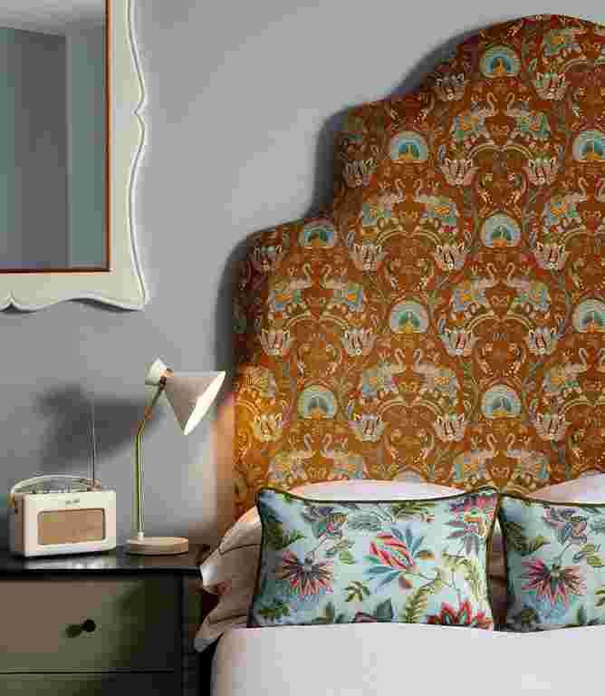 Elephas FR Upholstery Fabric / Cerise Elephas FR Upholstery Fabric / Cerise